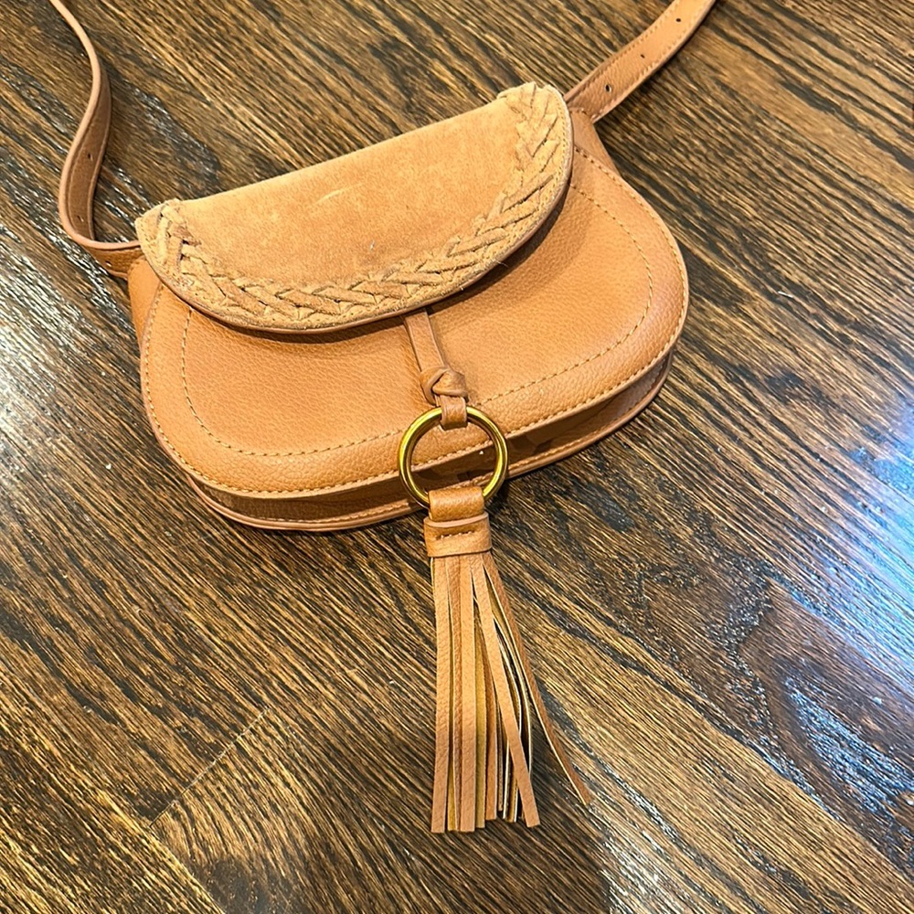 Camel colored crossbody bag, good condition!